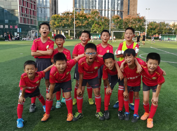 冬日炼真金，春暖绽芳华 ----金华小学足球队抗疫训练记